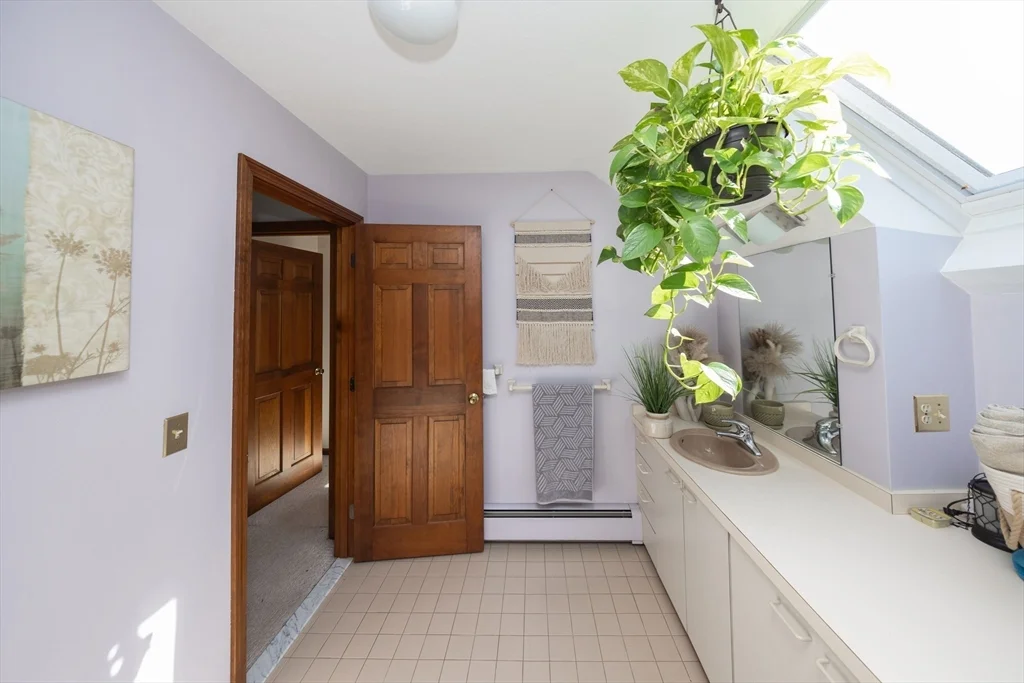 4 bed, 2 bath apartment for rent at 423 Goldthwaite Rd, Northbridge — photo 26 of 37