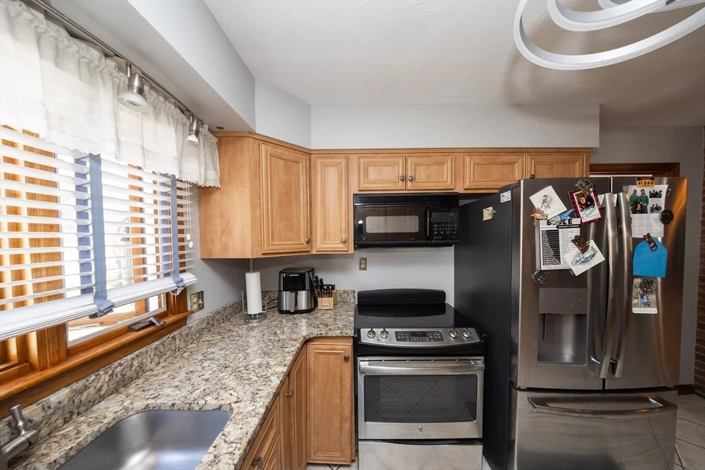 4 bed, 2 bath apartment for rent at 423 Goldthwaite Rd, Northbridge — photo 11 of 37