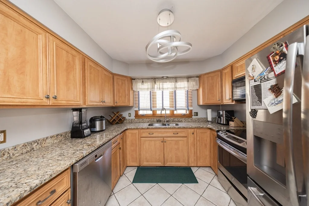 4 bed, 2 bath apartment for rent at 423 Goldthwaite Rd, Northbridge — photo 12 of 37