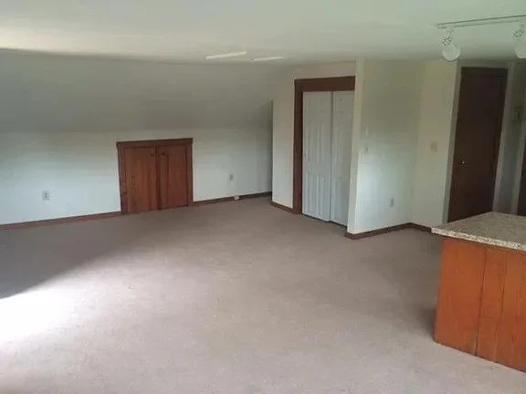 2 bed, 1 bath apartment for rent at 423 North East St Unit 2, Amherst — photo 2 of 9