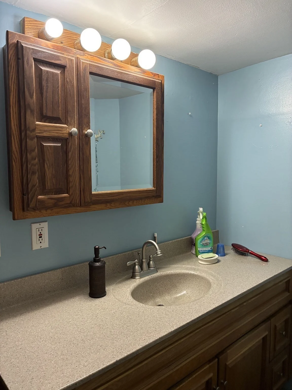 3 bed, 1 bath apartment for rent at 423 Water St, Clinton — photo 5 of 7
