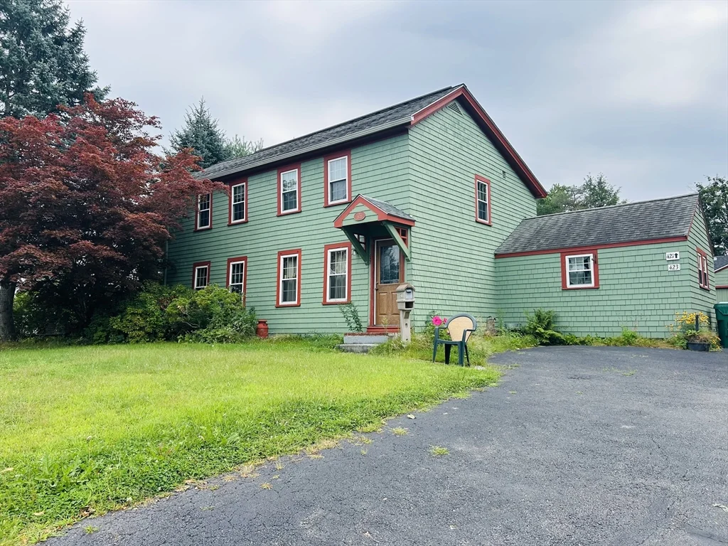 3 bed, 1 bath apartment for rent at 423 Water St, Clinton