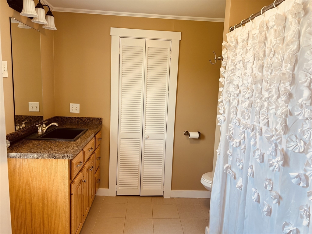 1 bed, 1 bath apartment for rent at 424 E Central St Unit B, Franklin — photo 10 of 11