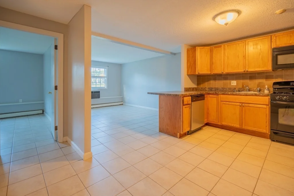 1 bed, 1 bath apartment for rent at 424 Great Rd Unit 4, Acton — photo 6 of 12