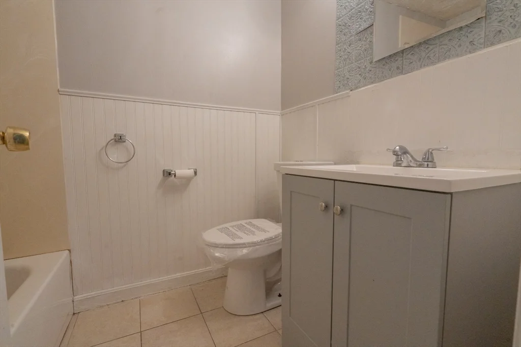 1 bed, 1 bath apartment for rent at 424 Great Rd Unit 4, Acton — photo 10 of 12