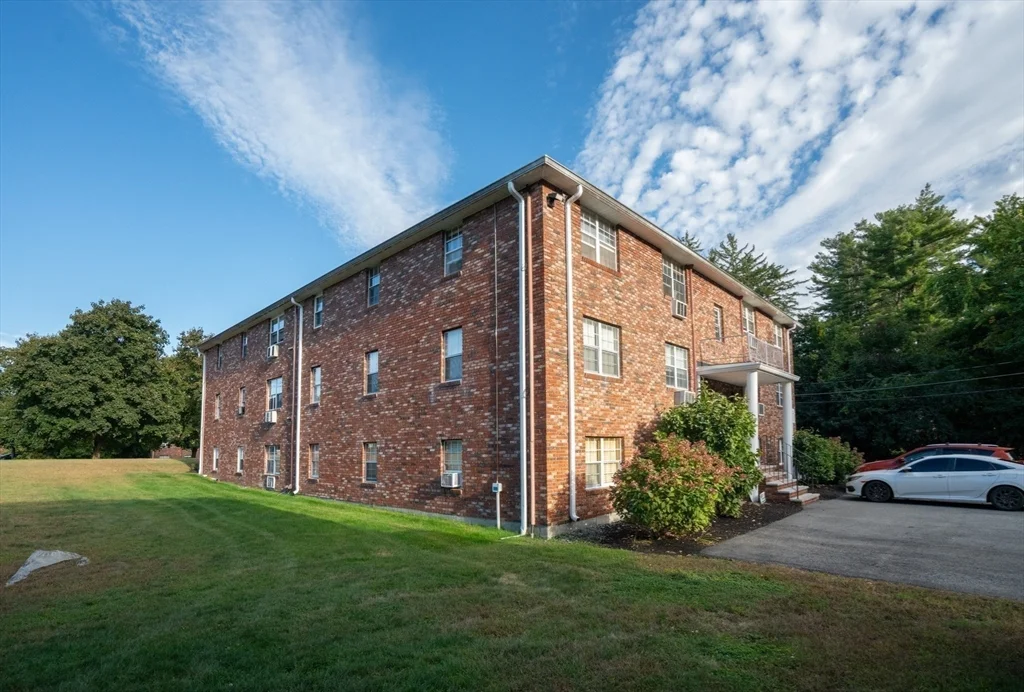 1 bed, 1 bath apartment for rent at 424 Great Rd Unit 4, Acton — photo 4 of 12
