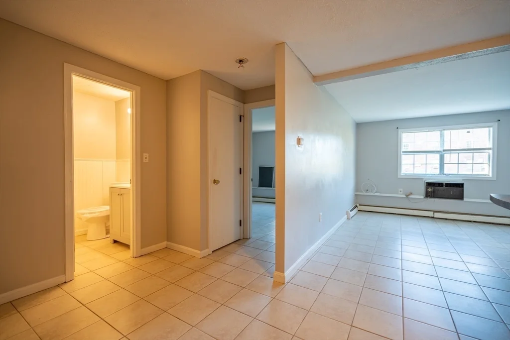 1 bed, 1 bath apartment for rent at 424 Great Rd Unit 4, Acton — photo 8 of 12