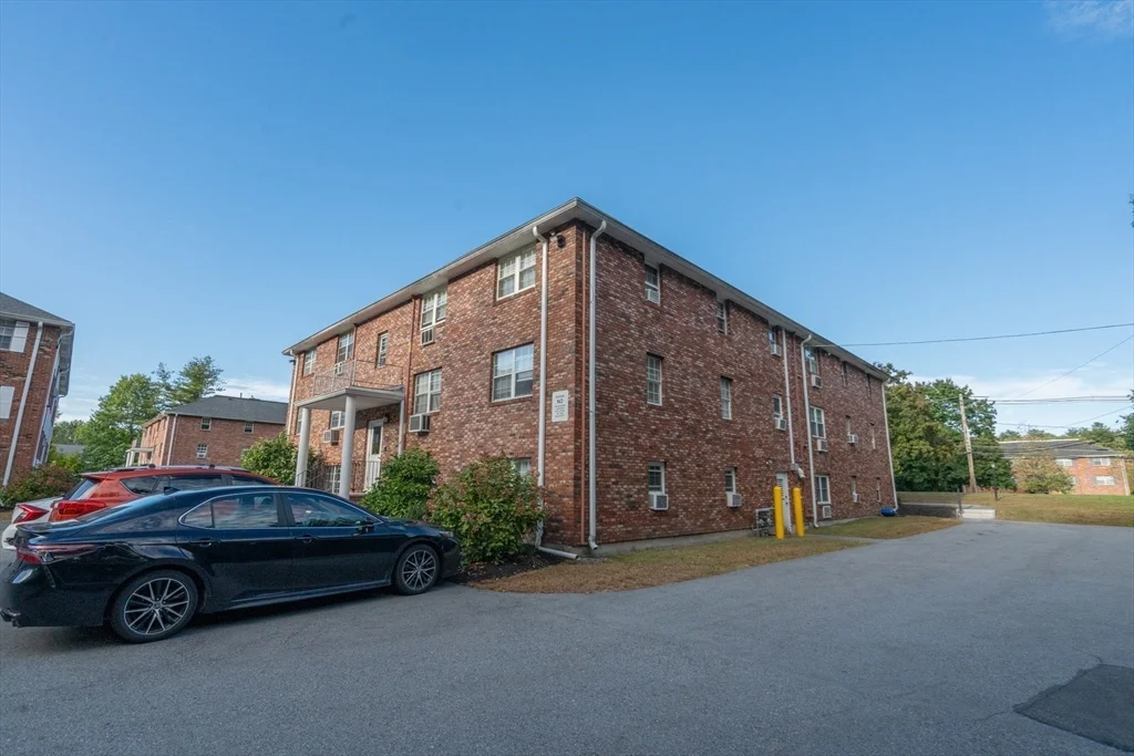 1 bed, 1 bath apartment for rent at 424 Great Rd Unit 4, Acton — photo 3 of 12