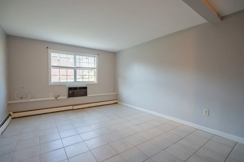 1 bed, 1 bath apartment for rent at 424 Great Rd Unit 4, Acton — photo 9 of 12