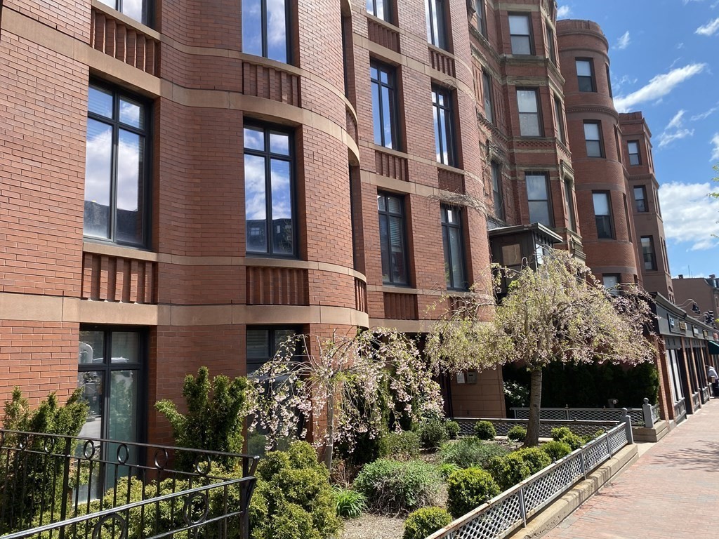 2 bed, 2 bath apartment for rent at 424 Massachusetts Ave Unit 302, South End