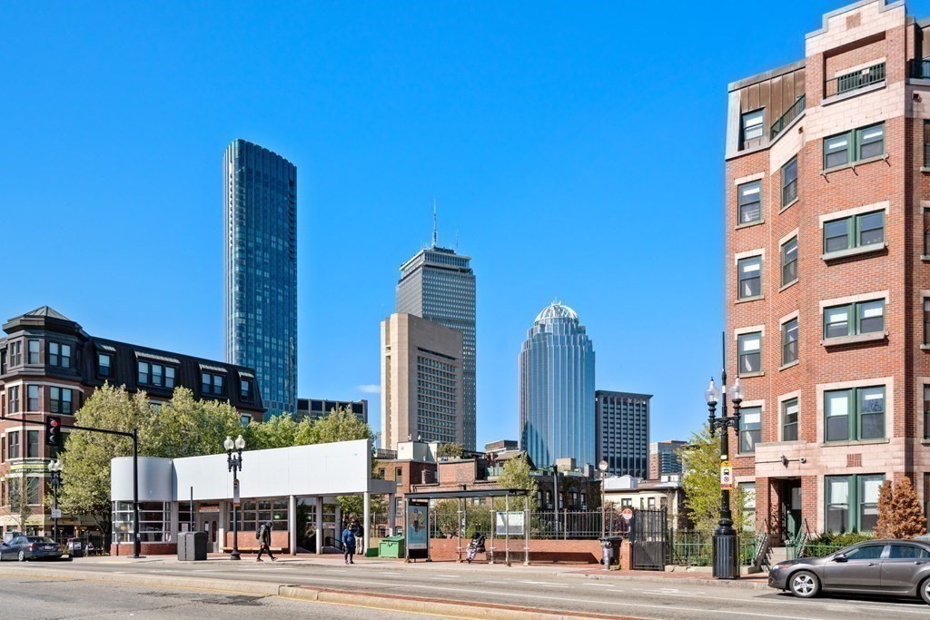 2 bed, 2 bath apartment for rent at 424 Massachusetts Ave Unit 302, South End — photo 25 of 27