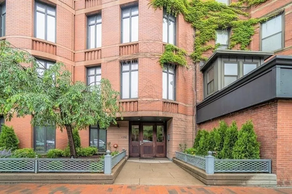 2 bed, 2 bath apartment for rent at 424 Massachusetts Ave Unit Unit#2R, South End — photo 11 of 18