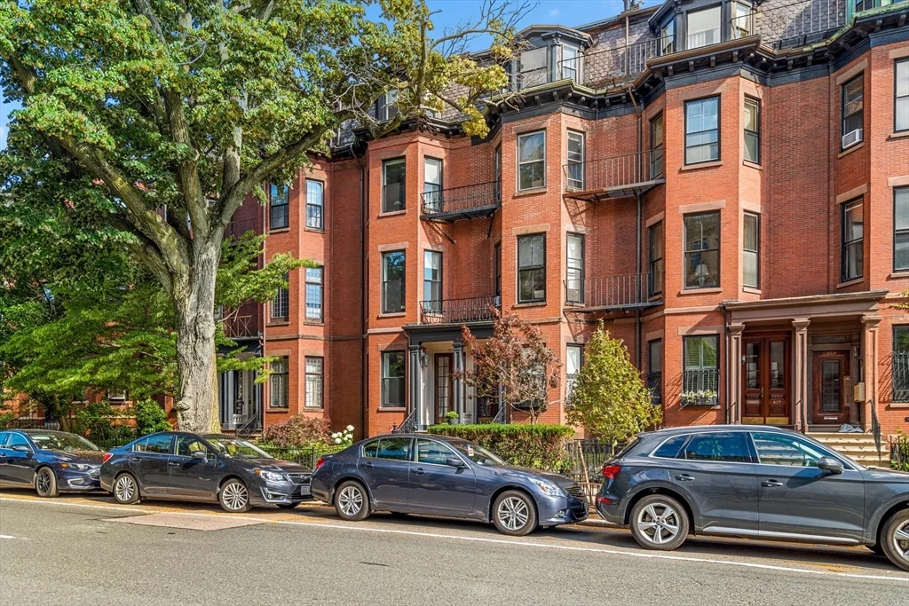 Studio bed, 1 bath apartment for rent at 425 Beacon St Unit 2, Back Bay — photo 11 of 11