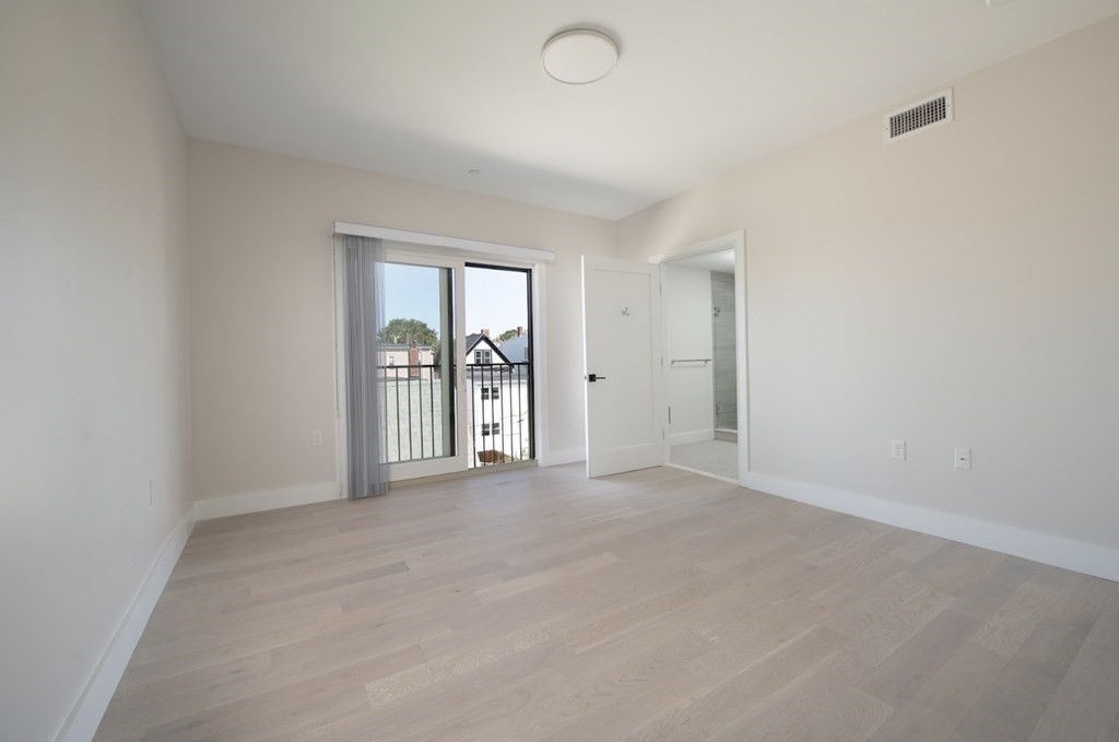 2 bed, 2 bath apartment for rent at 425 Border St Unit 503, East Boston — photo 4 of 12