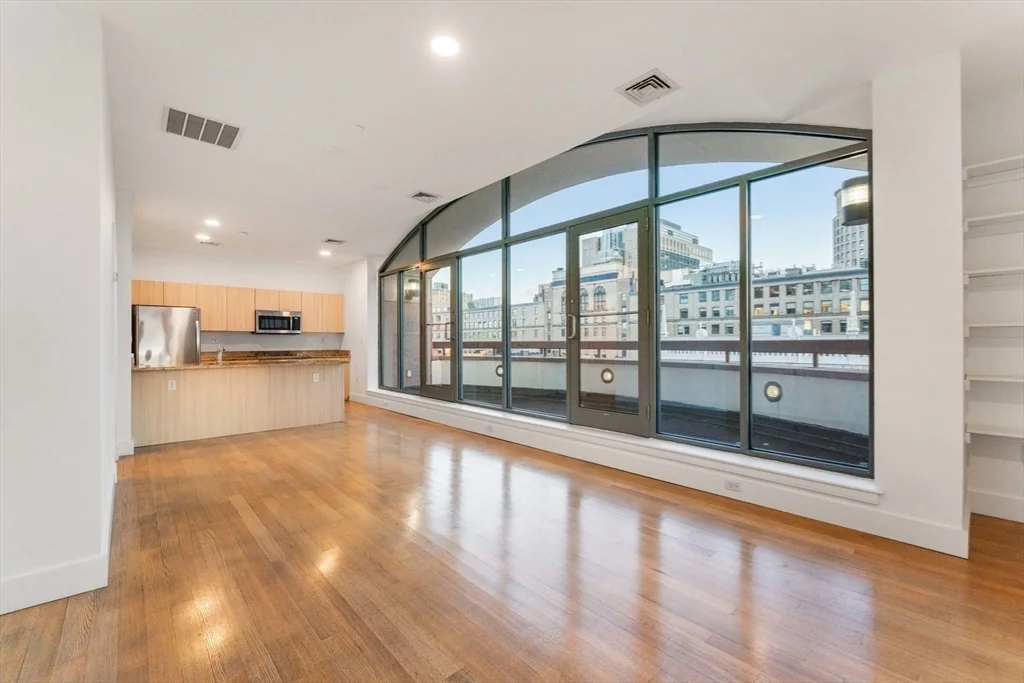 2 bed, 2 bath apartment for rent at 425 Boylston St Unit 801, Back Bay — photo 2 of 19