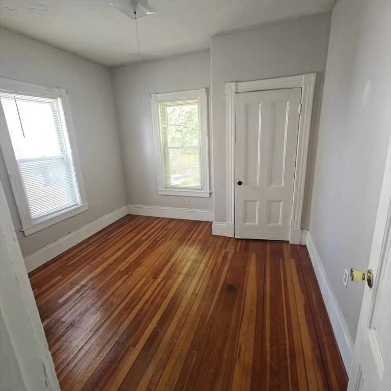 2 bed, 1 bath apartment for rent at 425 Chelmsford St Unit 2, Lowell — photo 4 of 5
