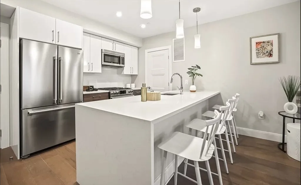 2 bed, 2 bath apartment for rent at 425 Lagrange St Unit 210, West Roxbury — photo 3 of 23
