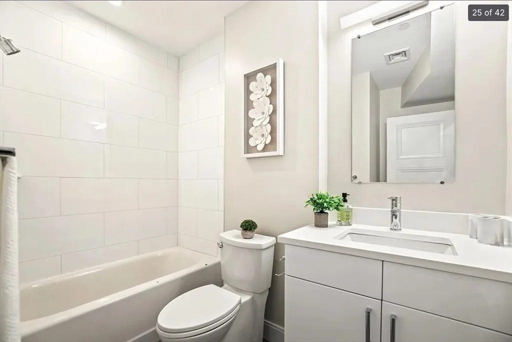 2 bed, 2 bath apartment for rent at 425 Lagrange St Unit 210, West Roxbury — photo 18 of 23