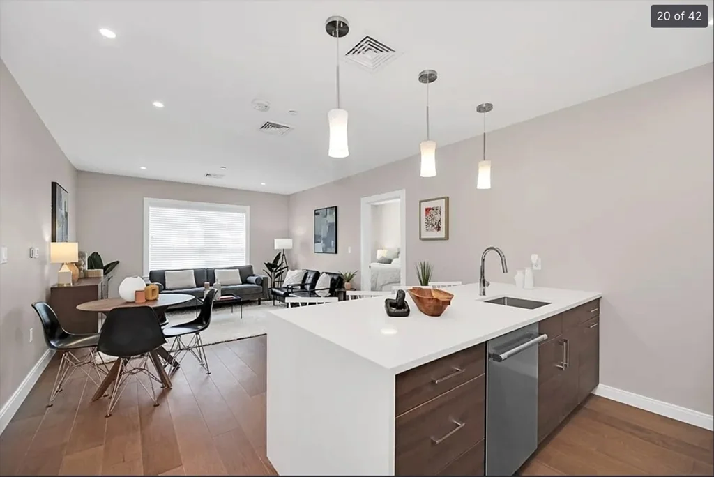 2 bed, 2 bath apartment for rent at 425 Lagrange St Unit 210, West Roxbury — photo 17 of 23