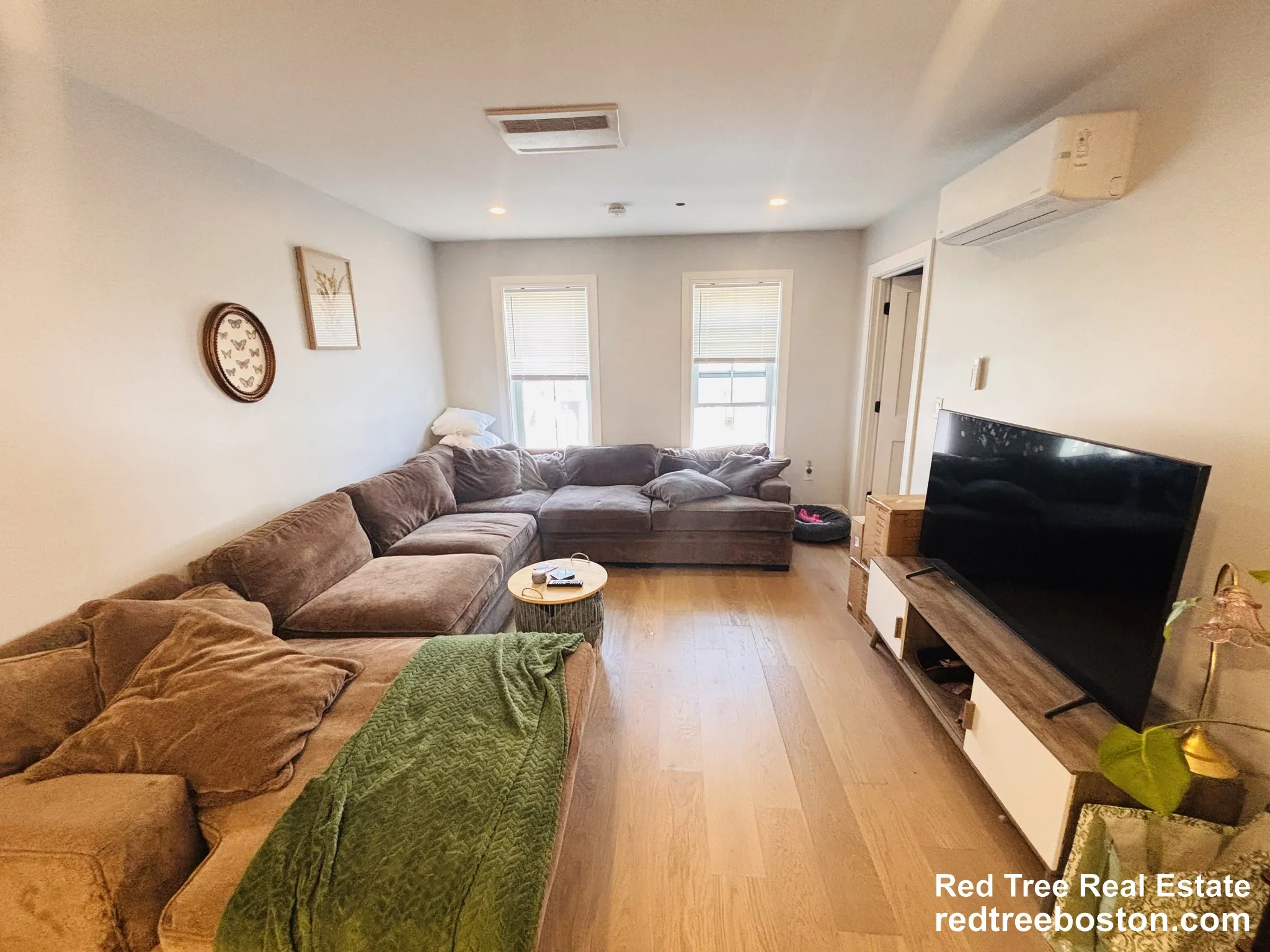 2 bed, 2 bath apartment for rent at 425 Market St Unit 202, Oak Square — photo 3 of 10