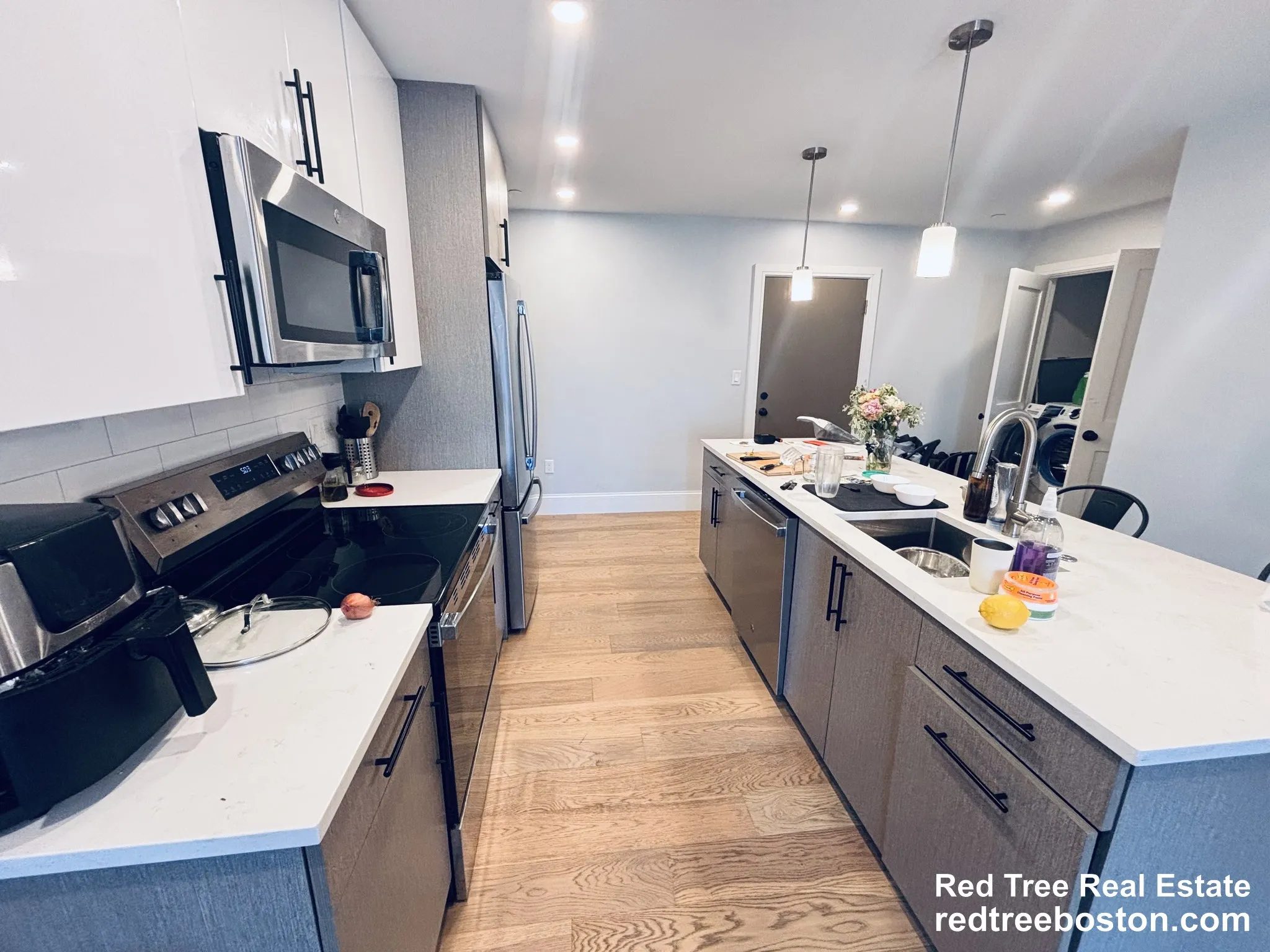 2 bed, 2 bath apartment for rent at 425 Market St Unit 206, Oak Square — photo 3 of 11