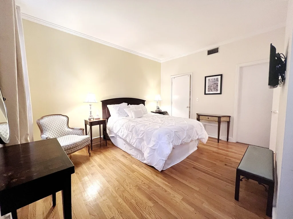 2 bed, 1 bath apartment for rent at 425 Marlborough St Unit 2, Back Bay — photo 13 of 20