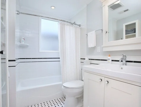 3 bed, 1 bath apartment for rent at 425 Medford St Unit C, Winter Hill — photo 6 of 10