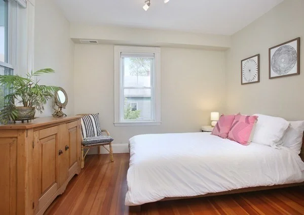 3 bed, 1 bath apartment for rent at 425 Medford St Unit C, Winter Hill — photo 2 of 10