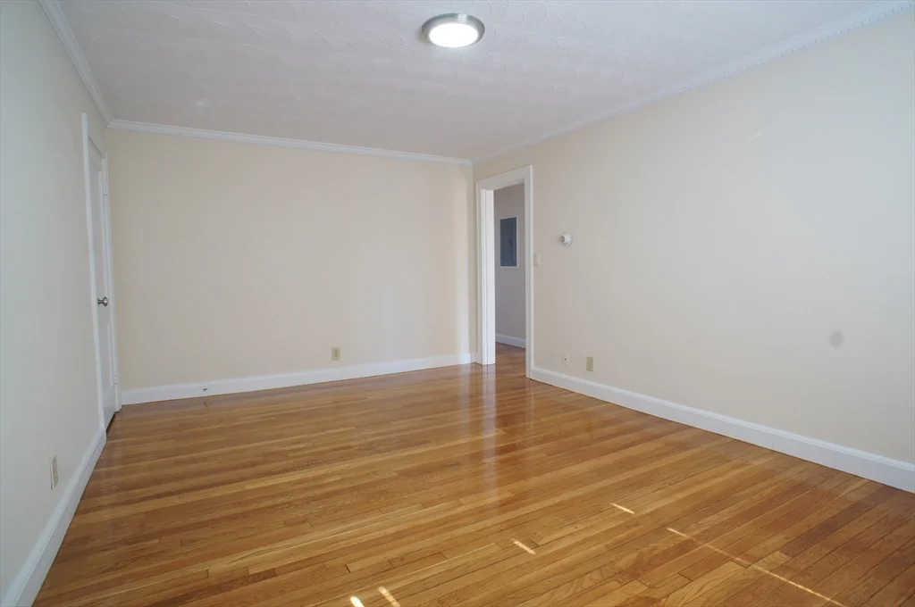 1 bed, 1 bath apartment for rent at 425 Newport Ave Unit 1, Quincy — photo 4 of 9