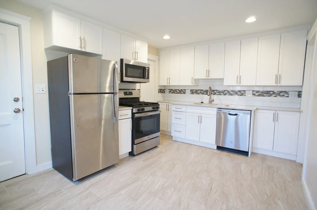 1 bed, 1 bath apartment for rent at 425 Newport Ave Unit 1, Quincy