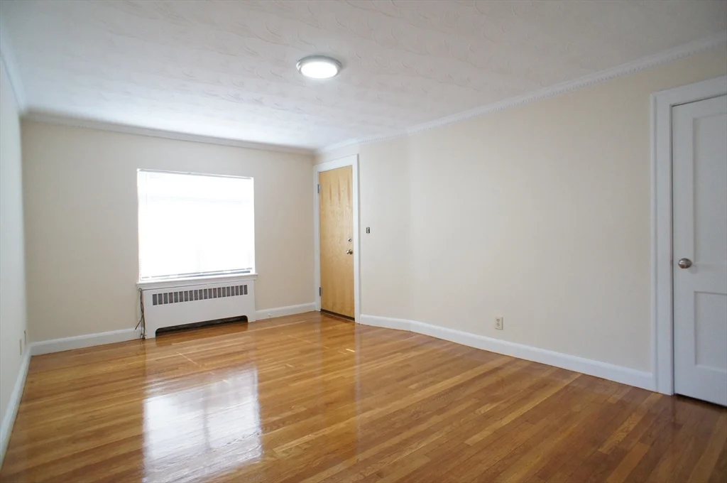 1 bed, 1 bath apartment for rent at 425 Newport Ave Unit 1, Quincy — photo 3 of 9