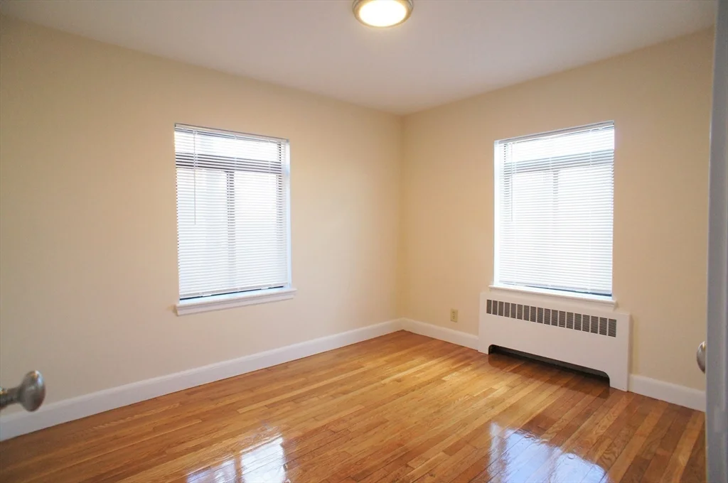 1 bed, 1 bath apartment for rent at 425 Newport Ave Unit 1, Quincy — photo 6 of 9