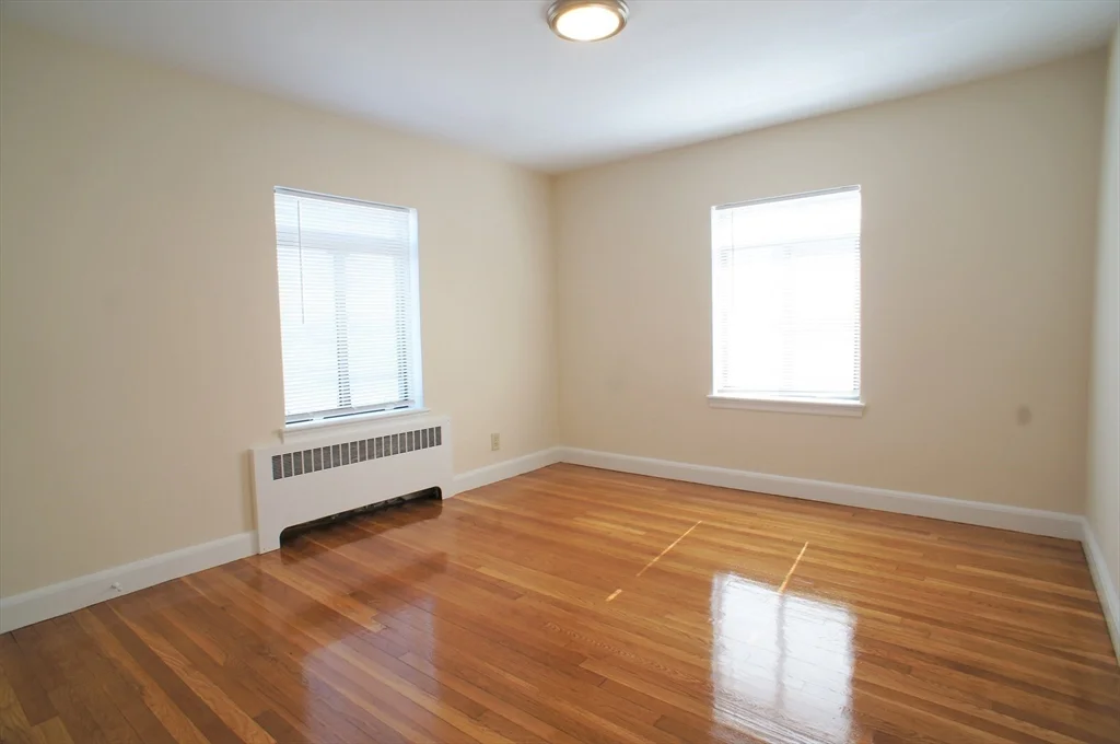 1 bed, 1 bath apartment for rent at 425 Newport Ave Unit 1, Quincy — photo 5 of 9