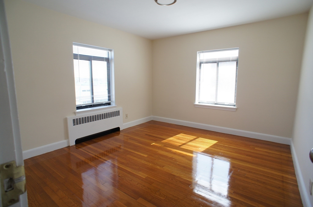 1 bed, 1 bath apartment for rent at 425 Newport Ave Unit 2, Quincy — photo 5 of 7
