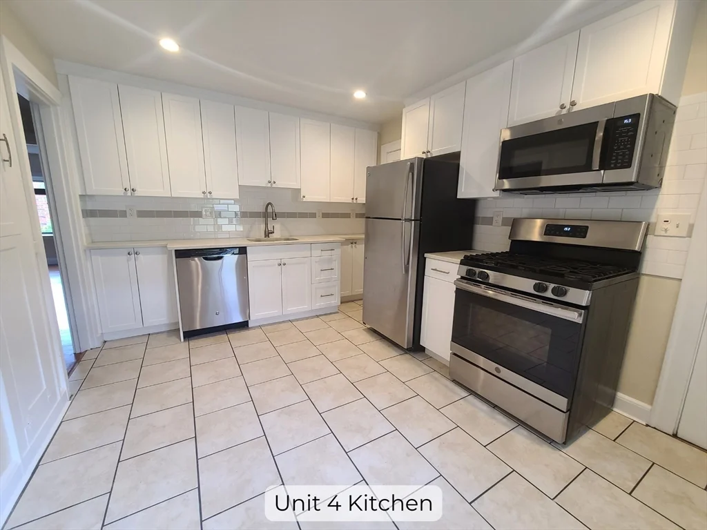 1 bed, 1 bath apartment for rent at 425 Newport Ave Unit 3, Quincy — photo 3 of 10