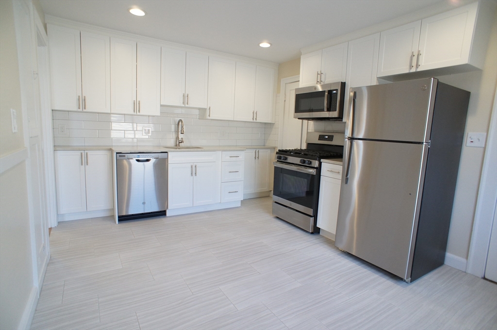 1 bed, 1 bath apartment for rent at 425 Newport Ave Unit 4, Quincy