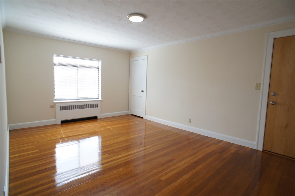 1 bed, 1 bath apartment for rent at 425 Newport Ave Unit 4, Quincy — photo 3 of 7