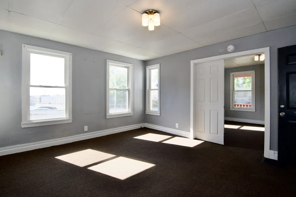 3 bed, 1 bath apartment for rent at 425 Taylor St Unit 1, Springfield — photo 9 of 25