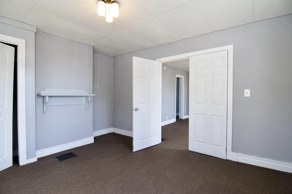 3 bed, 1 bath apartment for rent at 425 Taylor St Unit 1, Springfield — photo 6 of 25