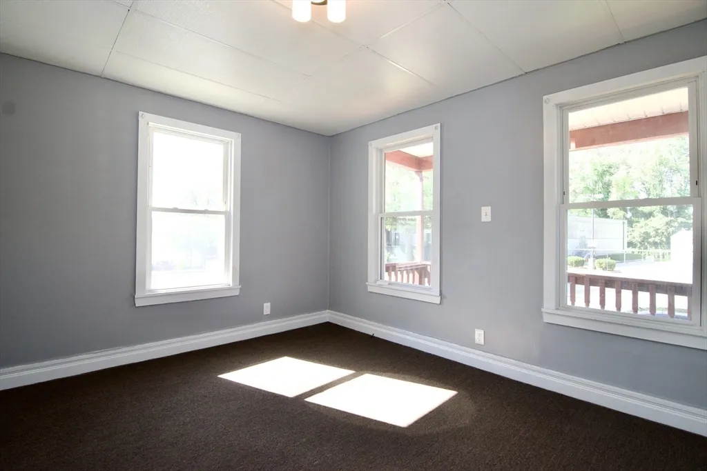 3 bed, 1 bath apartment for rent at 425 Taylor St Unit 1, Springfield — photo 7 of 25