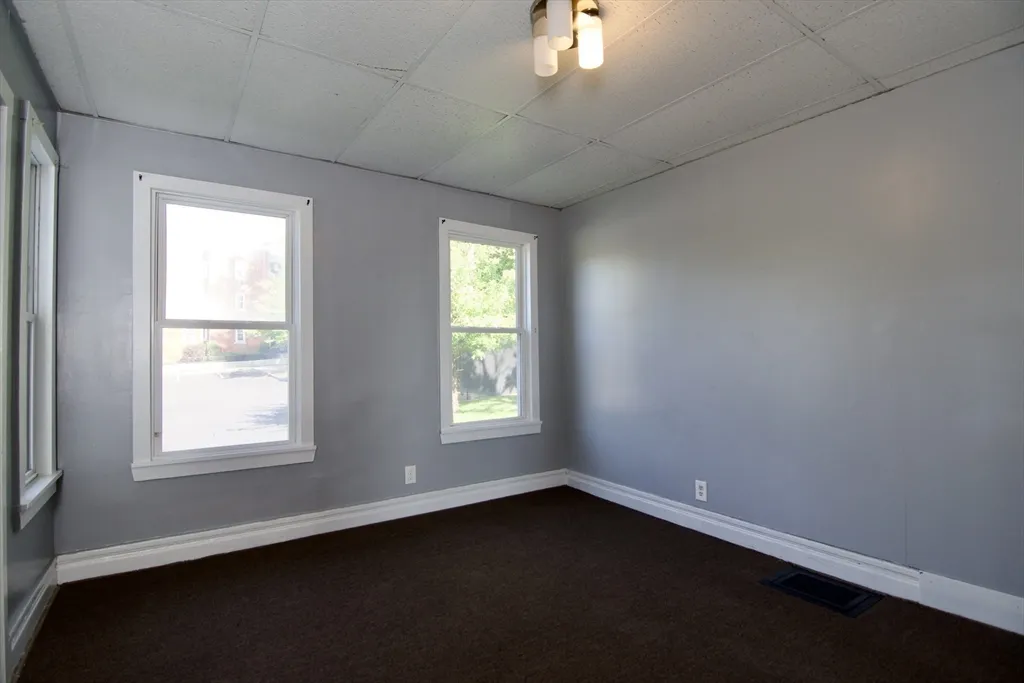 3 bed, 1 bath apartment for rent at 425 Taylor St Unit 1, Springfield — photo 16 of 25