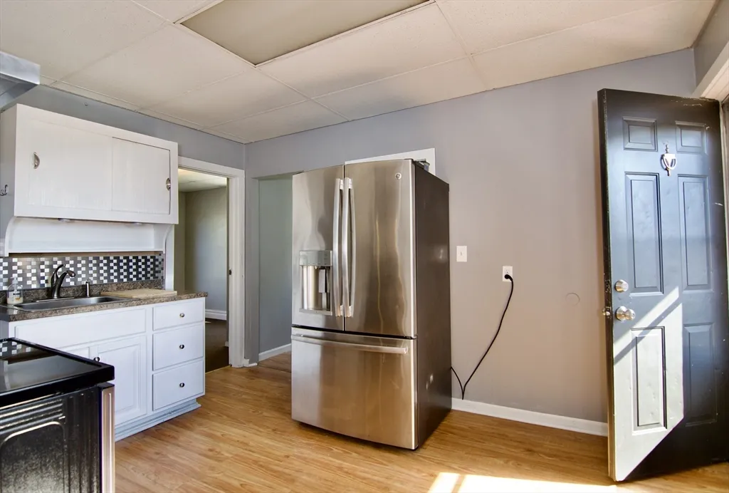 3 bed, 1 bath apartment for rent at 425 Taylor St Unit 1, Springfield — photo 13 of 25