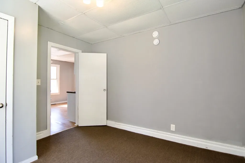 3 bed, 1 bath apartment for rent at 425 Taylor St Unit 1, Springfield — photo 24 of 25