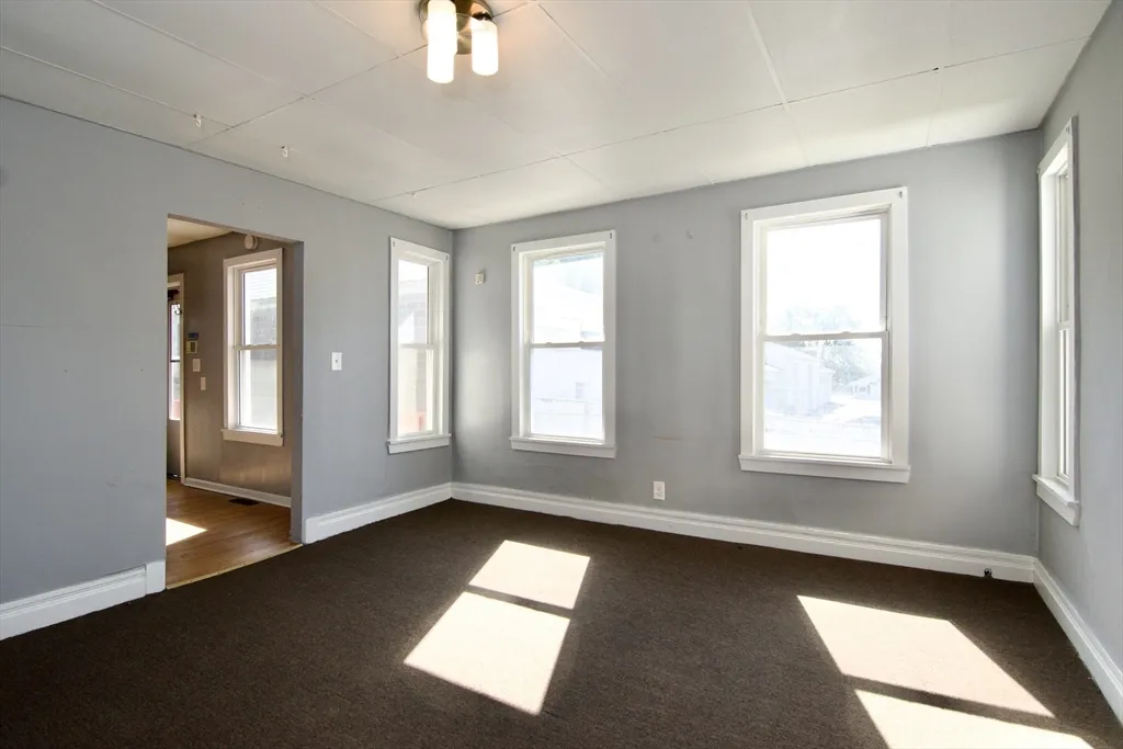 3 bed, 1 bath apartment for rent at 425 Taylor St Unit 1, Springfield — photo 8 of 25