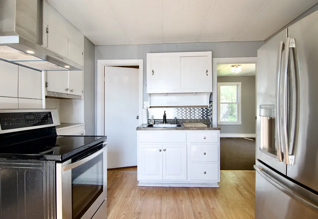 3 bed, 1 bath apartment for rent at 425 Taylor St Unit 1, Springfield — photo 12 of 25