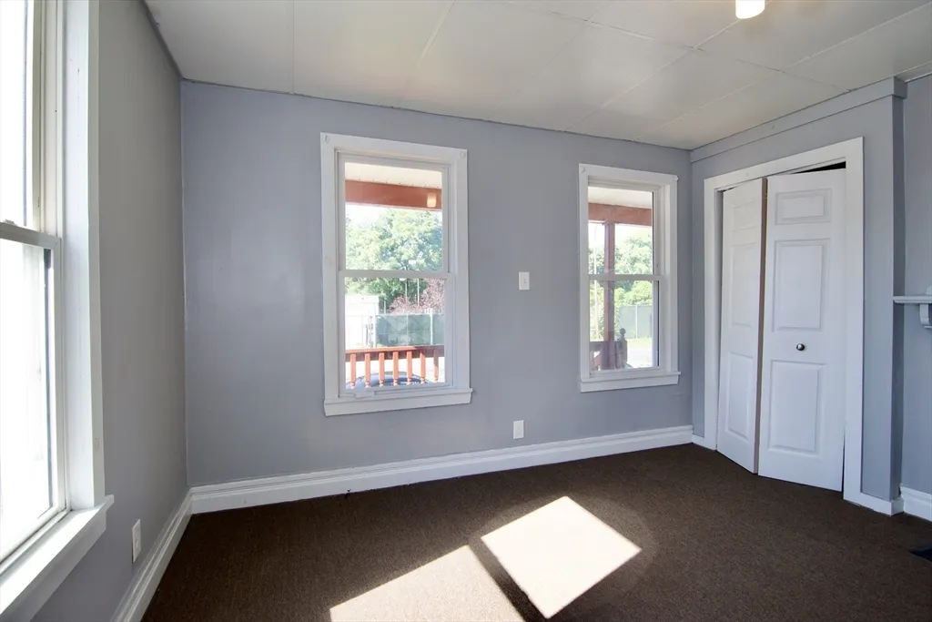 3 bed, 1 bath apartment for rent at 425 Taylor St Unit 1, Springfield — photo 5 of 25