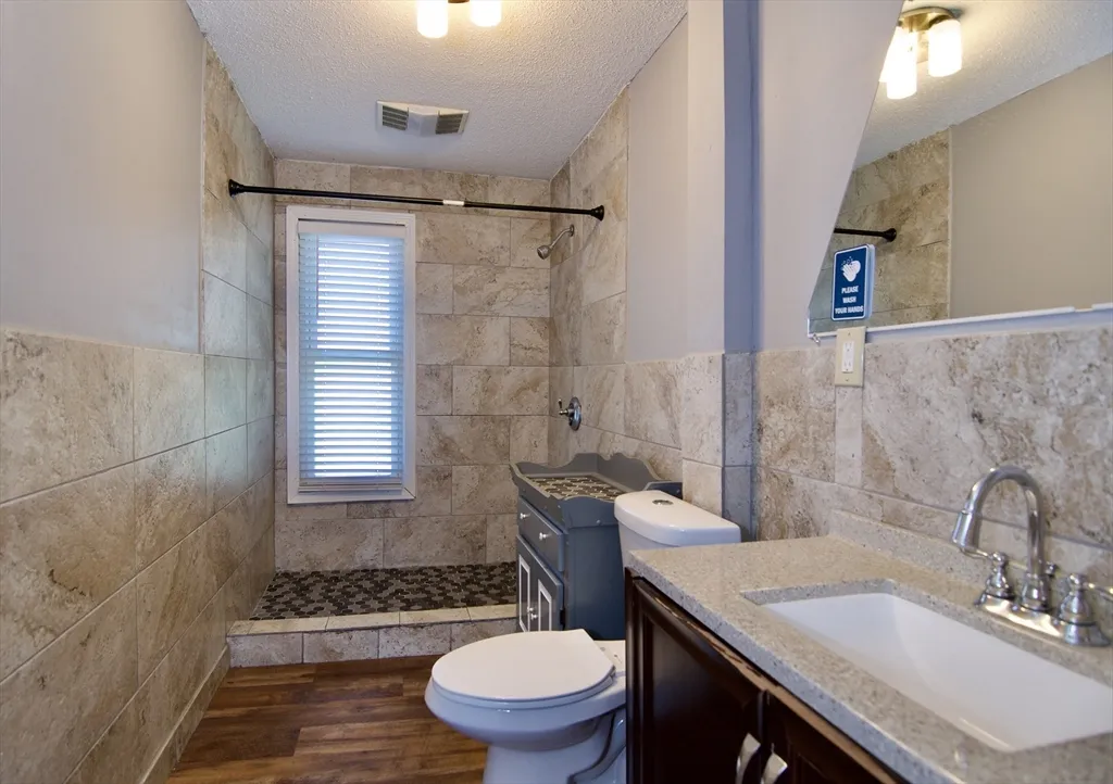 3 bed, 1 bath apartment for rent at 425 Taylor St Unit 2, Springfield — photo 24 of 28
