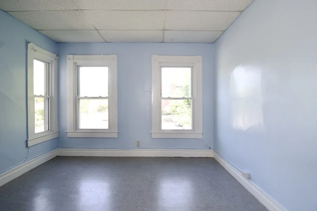 3 bed, 1 bath apartment for rent at 425 Taylor St Unit 2, Springfield — photo 19 of 28