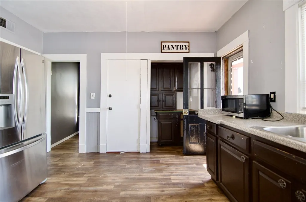 3 bed, 1 bath apartment for rent at 425 Taylor St Unit 2, Springfield — photo 15 of 28