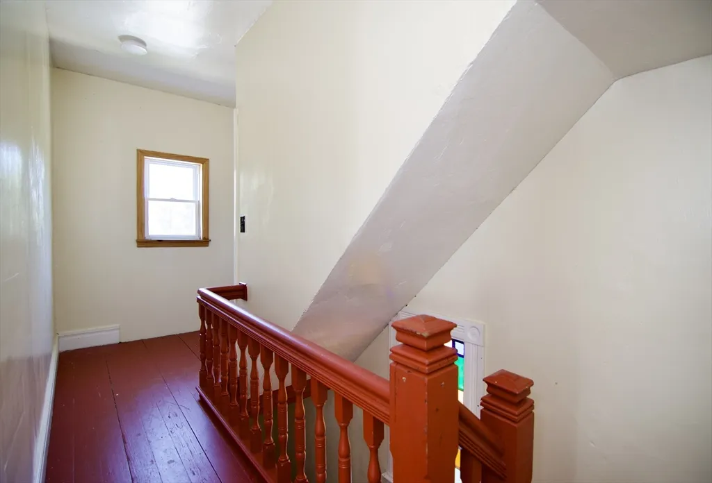 3 bed, 1 bath apartment for rent at 425 Taylor St Unit 2, Springfield — photo 5 of 28